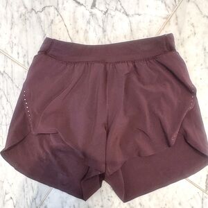 Lululemon exercise shorts- Burgundy- size XS